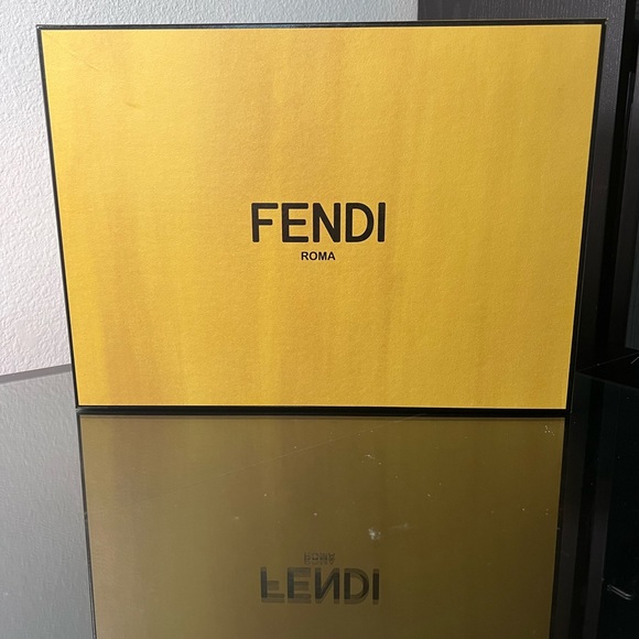 FENDI Flow FF Leather Sneaker - Picture 3 of 10